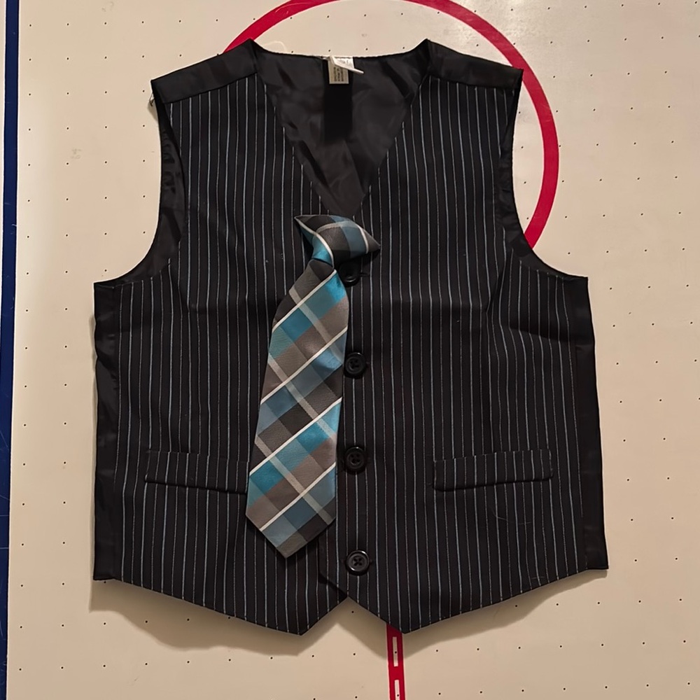 George Black Pinstripe Vest with Plaid Tie Boys Size 4T Used
